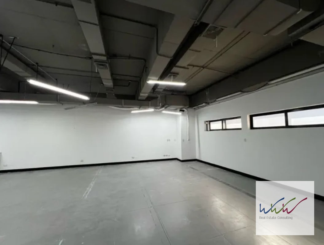 Rento Local Comercial de 208m2 en Design Center, Zona 10 - 4