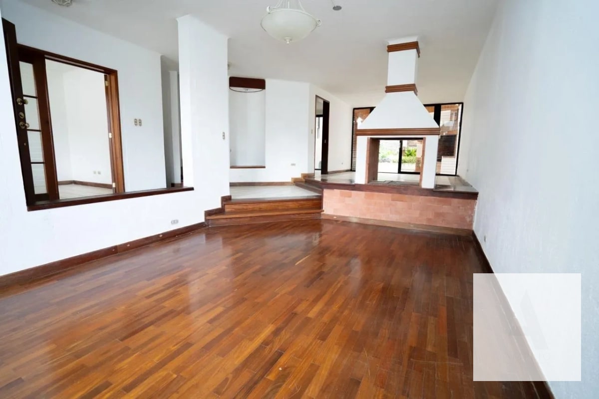 Casa en venta – Carretera a El Salvador, km 16.5 - 12