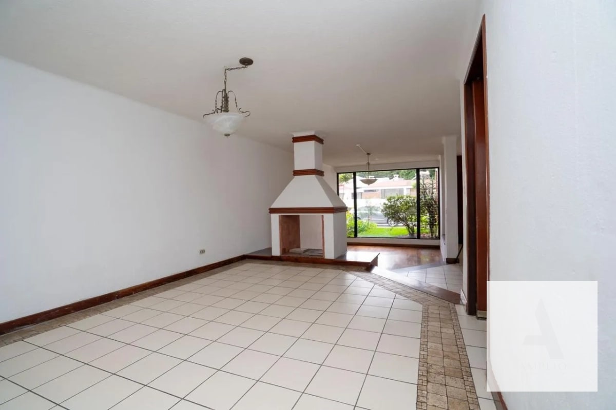 Casa en venta – Carretera a El Salvador, km 16.5 - 11