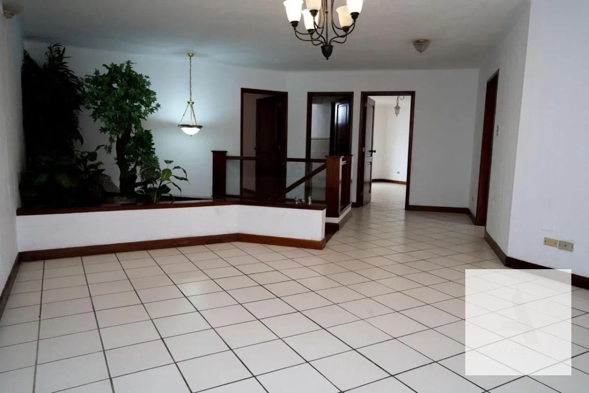 Casa en venta – Carretera a El Salvador, km 16.5 - 10
