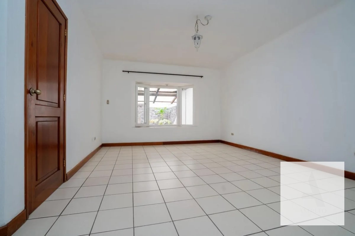 Casa en venta – Carretera a El Salvador, km 16.5 - 6