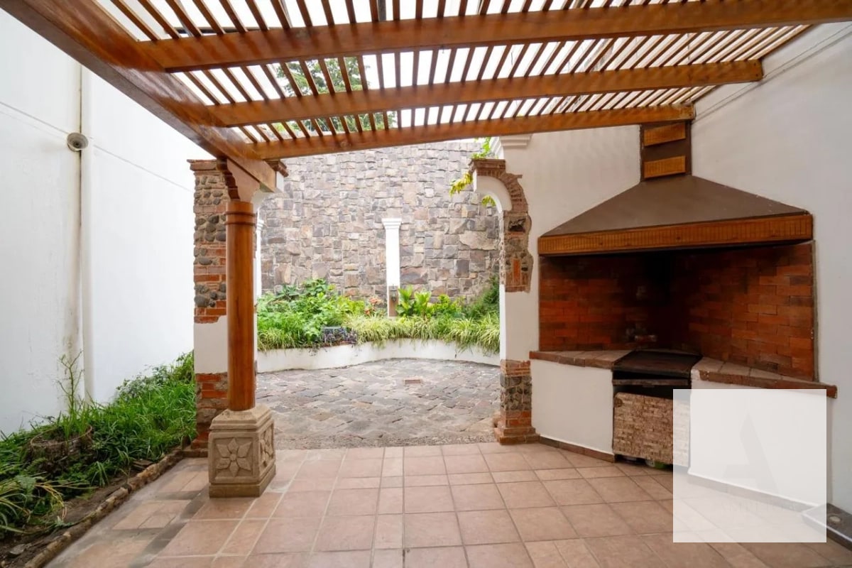 Casa en venta – Carretera a El Salvador, km 16.5 - 2