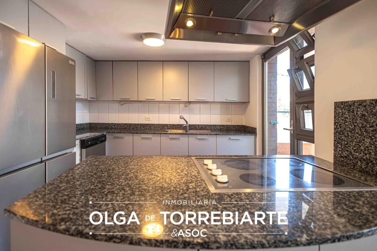 Loft en Colonia Oakland, Zona 10 — Apartamento en Alquiler en Zona 10, Guatemala, Ciudad — foto 6 de 10