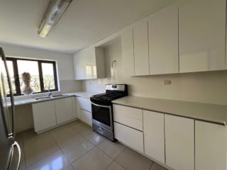 CASA VENTA A PASOS DE MINUTO MUXBAL CONDOMINIO EL CARMEN, 390 MTS2, 4 DORMITORIOS CASA UNO CON SU BAÑO, CERCA COLEGIO MONTESSORI $525,000 — Casa en Venta en Muxbal, Guatemala, Ciudad — miniatura 7 de 13