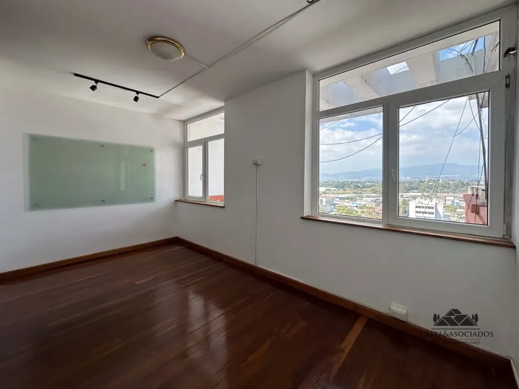 OFICINAS EN RENTA EN ZONA 9 — Oficina en Alquiler en Zona 9, Guatemala, Ciudad — foto 9 de 16
