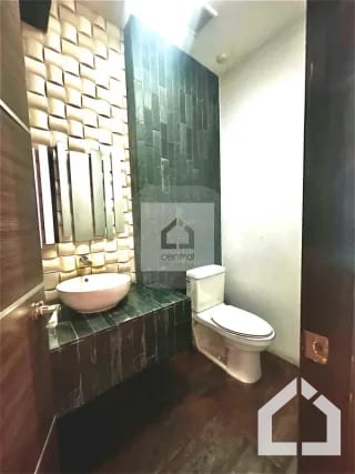 Oficina en renta, Edificio Platina zona 10 — Oficina en Alquiler en Zona 10, Guatemala, Ciudad — miniatura 8 de 17