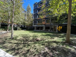 APARTAMENTO VENTA ZONA 10, MARANTA OAKLAND , 2 DORMITORIOS, SALA FAMILIAR, 2 PARQUEOS , BODEGA + DORMITORIO DE SERVICIO $550,000 + IMPUESTOS — Apartamento en Venta en Zona 10, Guatemala, Ciudad — miniatura 1 de 17