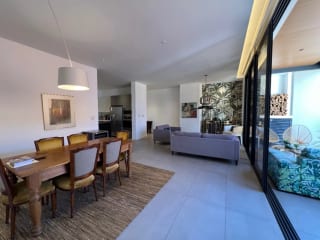 APARTAMENTO VENTA ZONA 10, MARANTA OAKLAND , 2 DORMITORIOS, SALA FAMILIAR, 2 PARQUEOS , BODEGA + DORMITORIO DE SERVICIO $550,000 + IMPUESTOS — Apartamento en Venta en Zona 10, Guatemala, Ciudad — miniatura 13 de 17