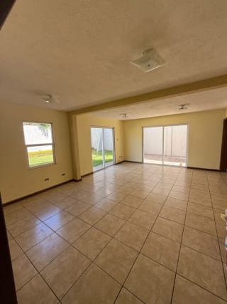Residencia carretera el salvador km 17.5 / ADA — Casa en Venta en Arrazola II, Carretera a El Salvador, Guatemala, Ciudad — miniatura 5 de 7