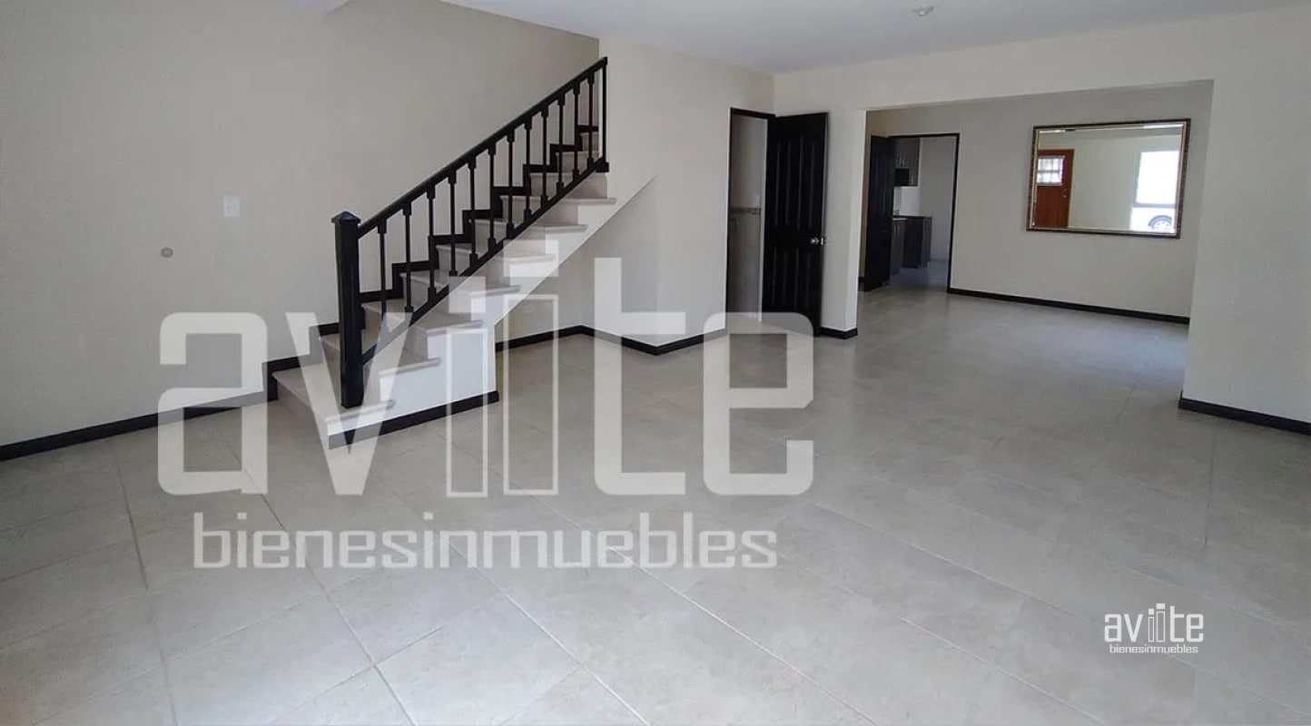 CONDADO NARANJO: Casa tipo Real Navarra, dentro de Alameda Norte Q10,500 - 2