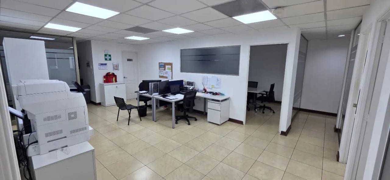 Oficina Edificio Torino ALQUILER — Oficina en Alquiler en Torino, Zona 10, Guatemala, Ciudad — foto 2 de 4