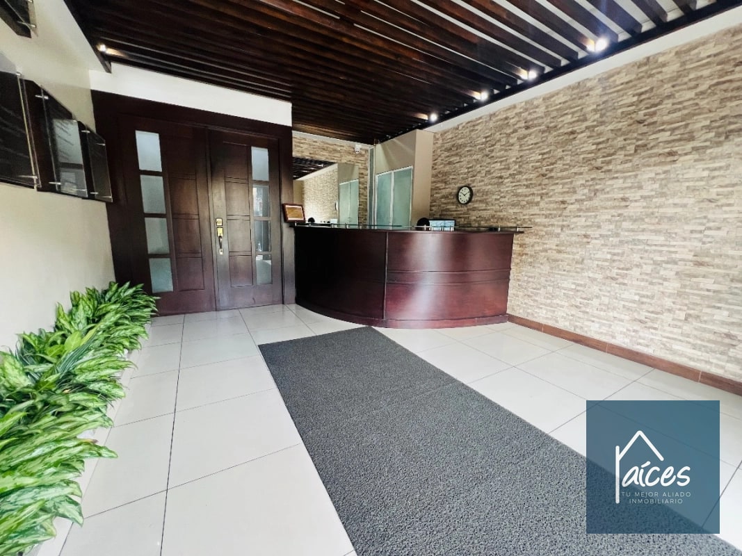 Clínica Odontológica en VENTA en Zona 10 (D) - 16