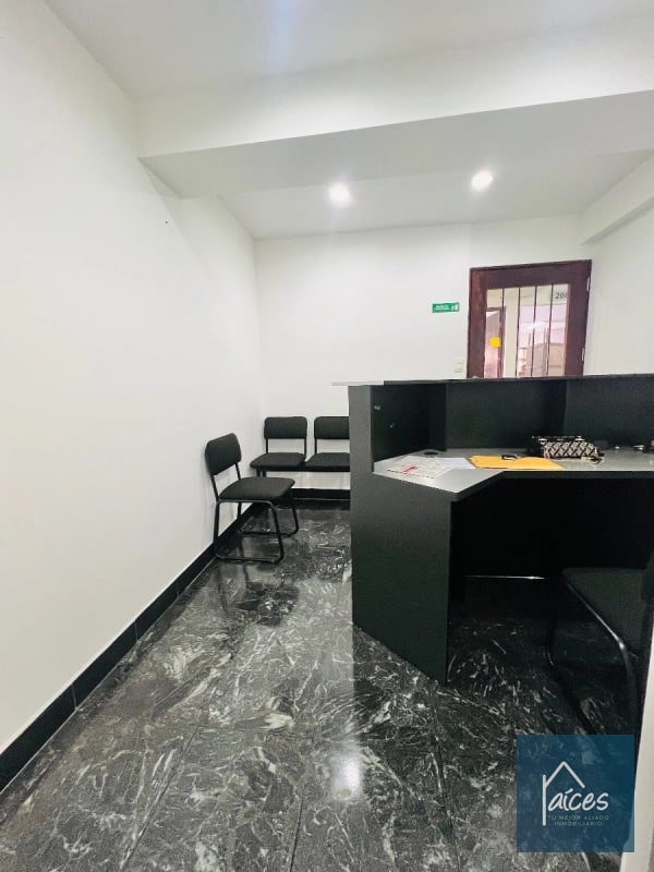 Clínica Odontológica en VENTA en Zona 10 (D) - 14