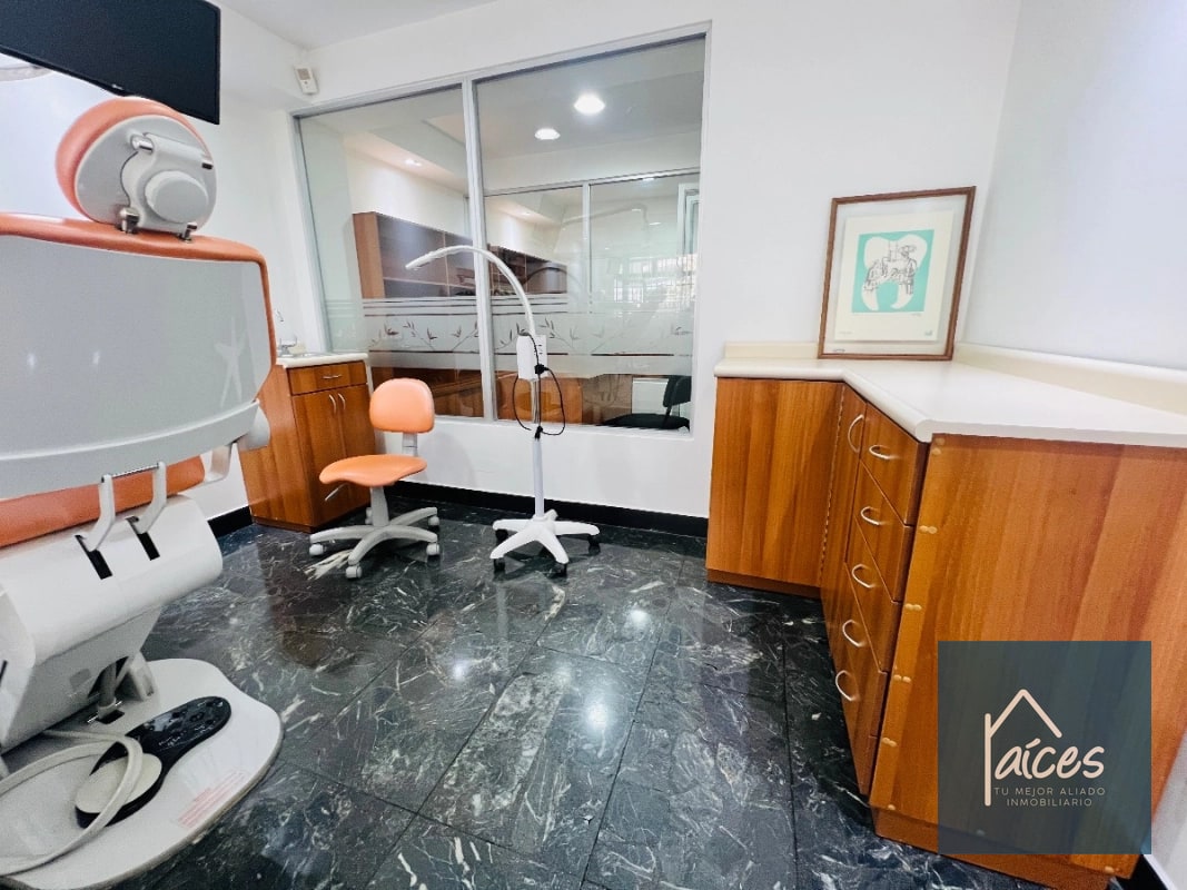 Clínica Odontológica en VENTA en Zona 10 (D) - 11
