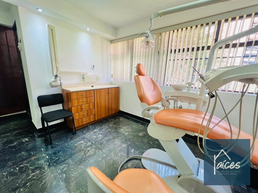 Clínica Odontológica en VENTA en Zona 10 (D) - 10