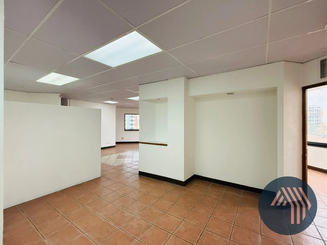 ALQUILER DE OFICINA TABICADA 154MT2 - MURANO CENTER, ZONA 10 - 13