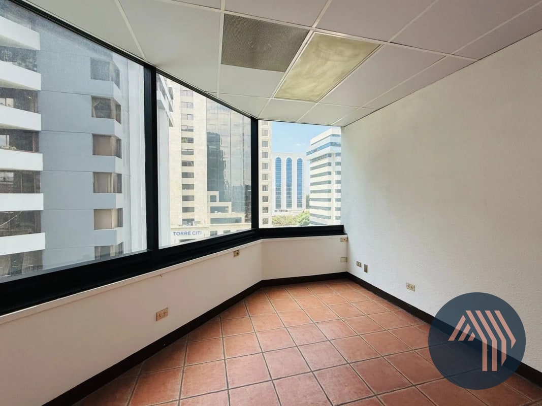 ALQUILER DE OFICINA TABICADA 154MT2 - MURANO CENTER, ZONA 10 - 10