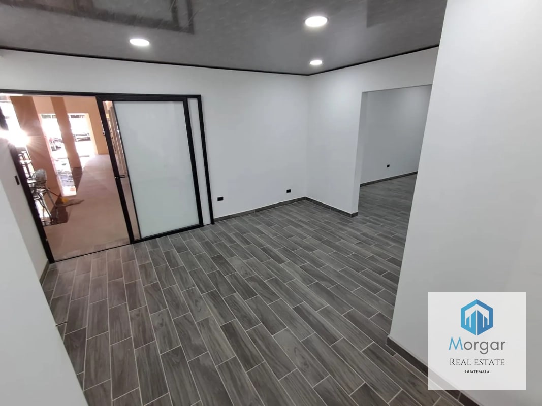 Local comercial en zona 10 - 4