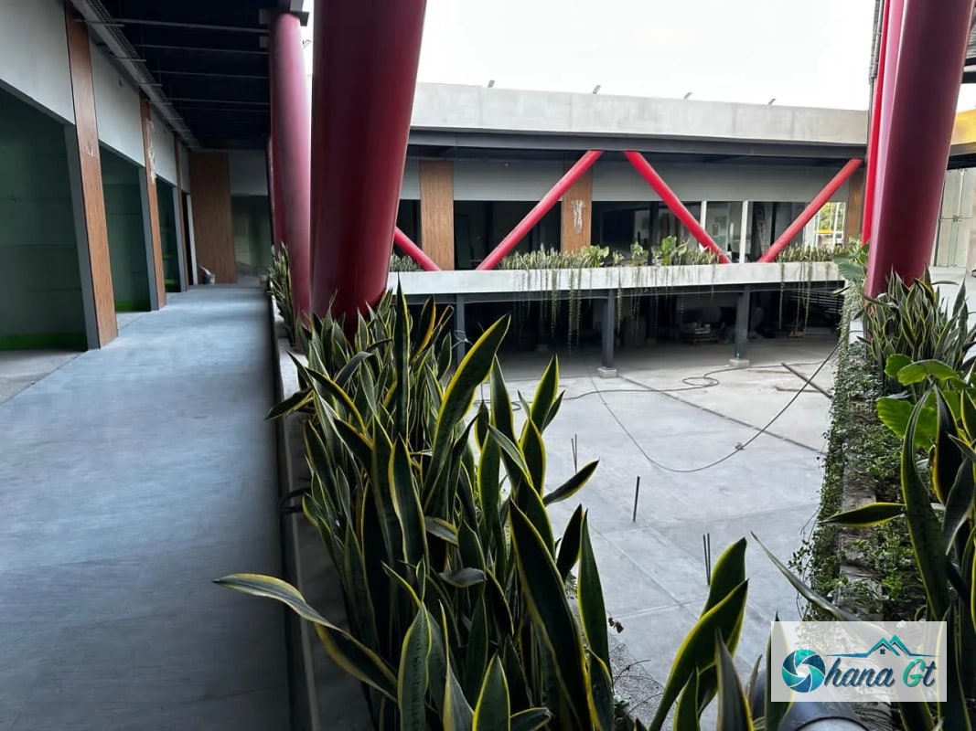 LOCAL DISPONIBLE EN CENTRO COMERCIAL NUEVO EN CHIQUIMULA - 3