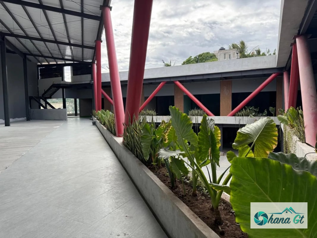 LOCAL DISPONIBLE EN CENTRO COMERCIAL NUEVO EN CHIQUIMULA - 1