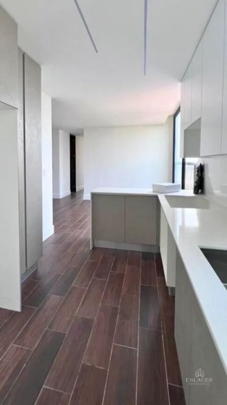 Zona 13 • Apartamento en Renta • Edificio Roselló - 11