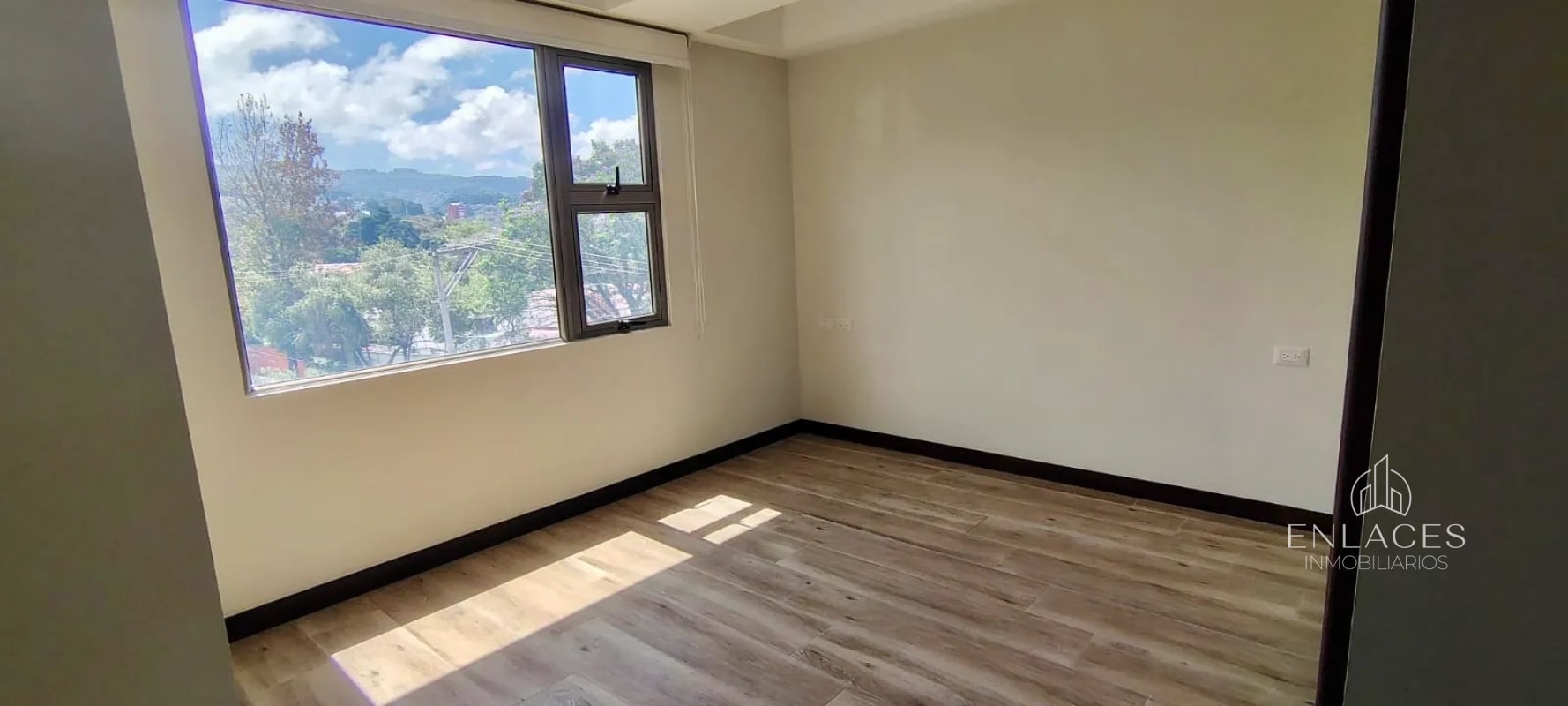 Zona 15 VHII • Apartamento en Renta • Edificio Taormina - 2