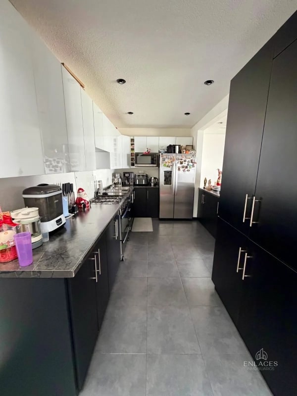 Zona 8 de Mixco • Casa en Renta • San Cristóbal • 3 habitaciones - 15