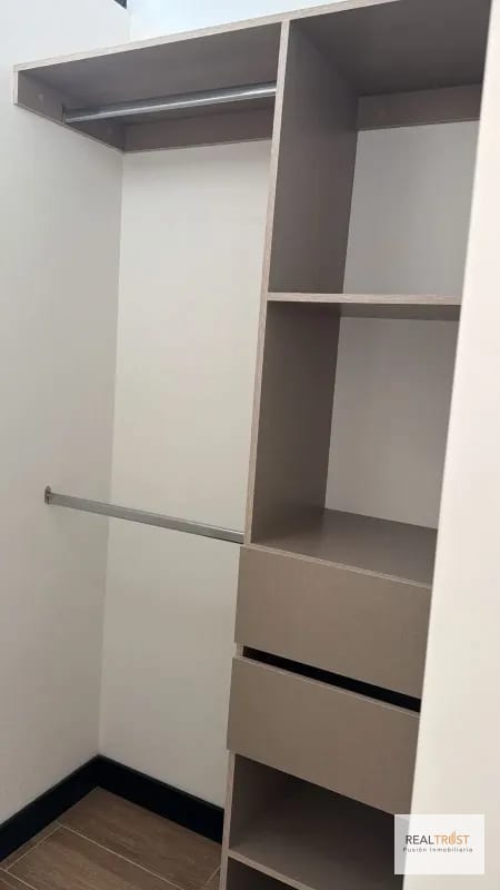 Apartamento en renta ubicado cerca de la universidad marroquín — Apartamento en Alquiler en Zona 10, Guatemala, Ciudad — foto 7 de 9