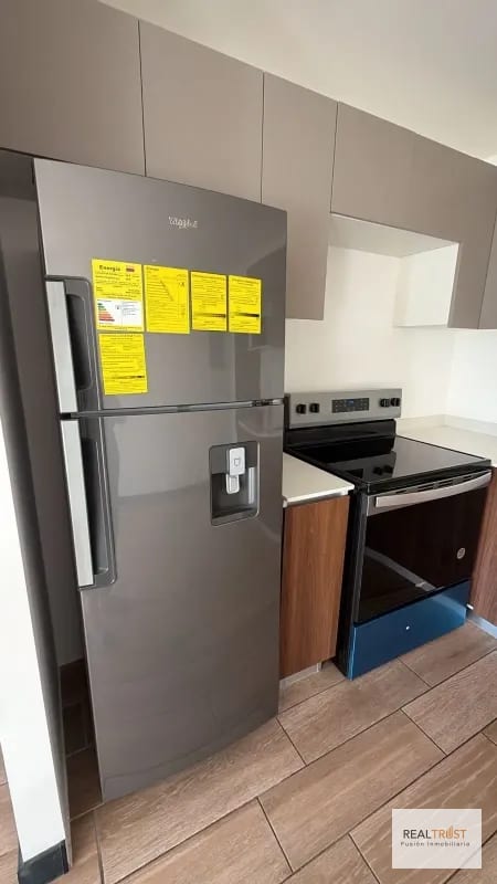 Apartamento en renta ubicado cerca de la universidad marroquín — Apartamento en Alquiler en Zona 10, Guatemala, Ciudad — foto 2 de 9