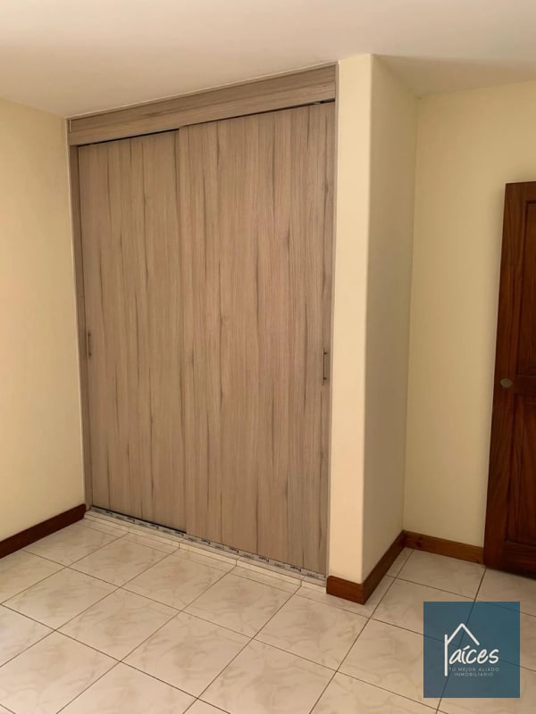 Townhouse/apto en venta VILLA REAL Zona 10 (D) - 6