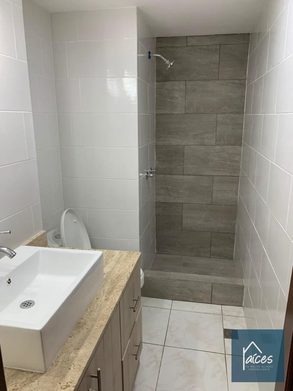 Townhouse/apto en venta VILLA REAL Zona 10 (D) - 4