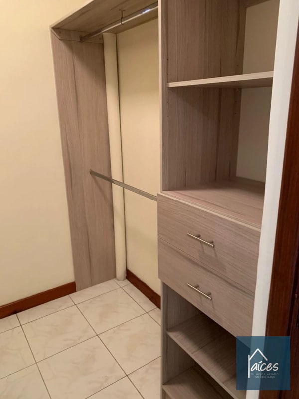 Townhouse/apto en venta VILLA REAL Zona 10 (D) - 3