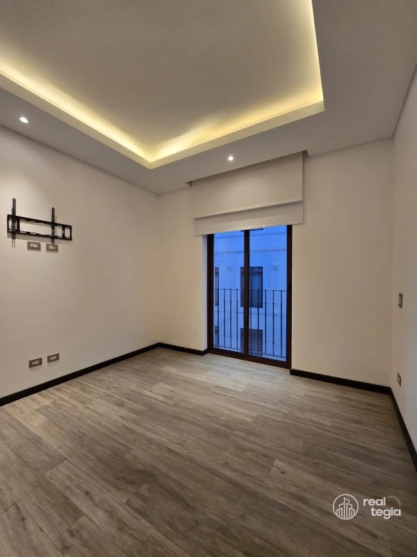 APARTAMENTO EN LIRIOS DE CAYALÁ ZONA 16 - 4