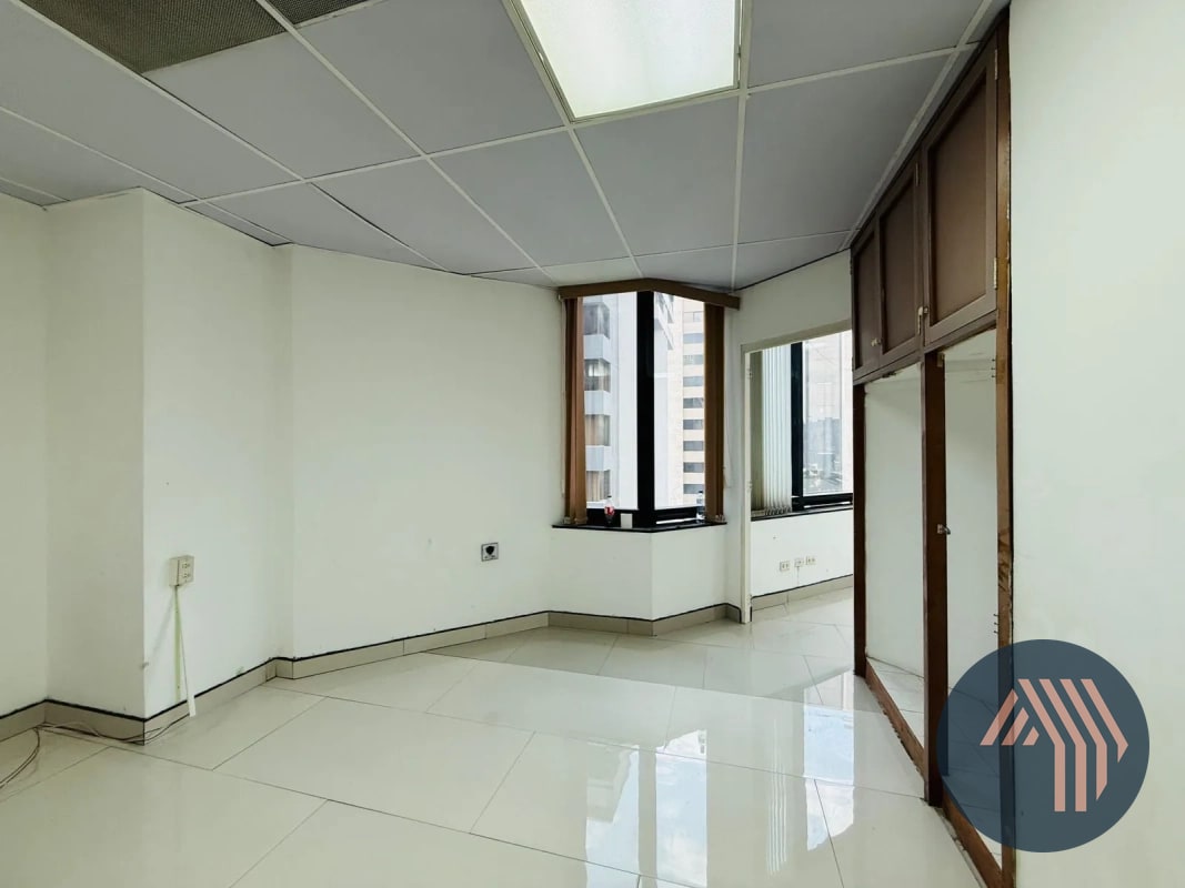 ALQUILER DE OFICINA TABICADA 185MT2 - MURANO CENTER, ZONA 10 - 8