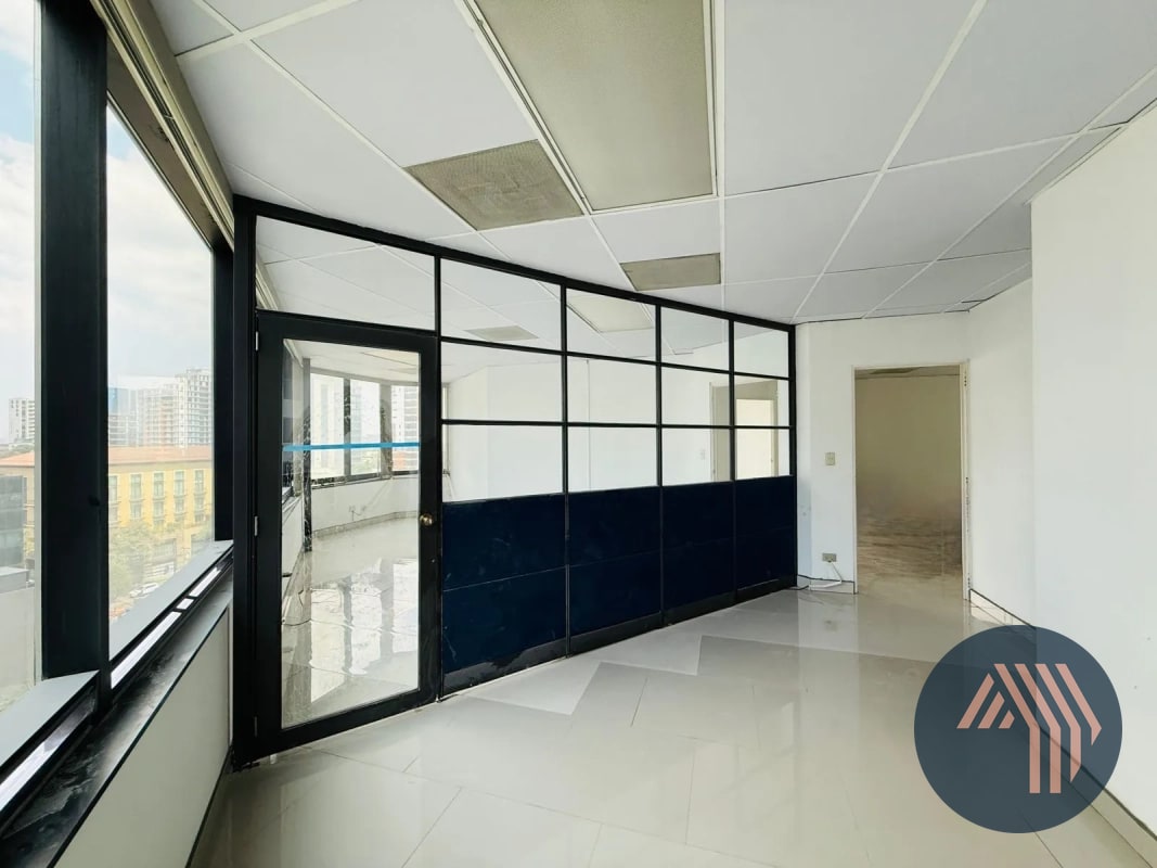 ALQUILER DE OFICINA TABICADA 185MT2 - MURANO CENTER, ZONA 10 - 7