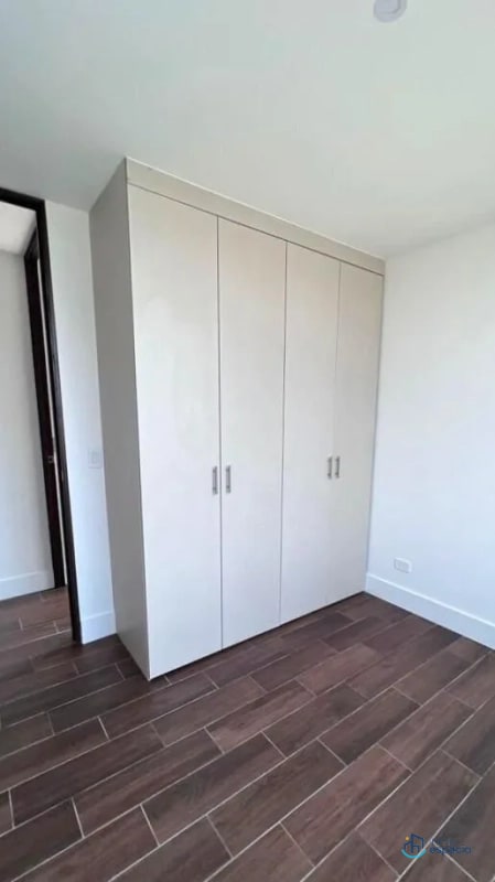 Apartamento en Alquiler – Edificio Roselló Zona 13 - 12