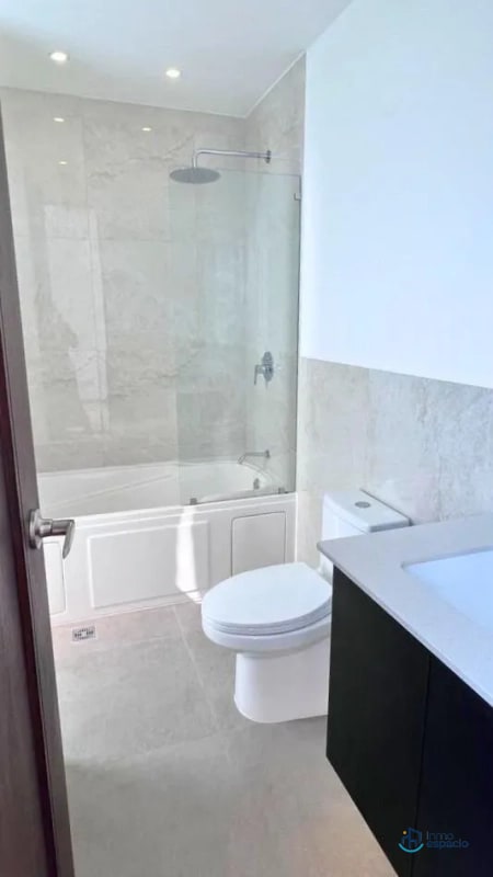 Apartamento en Alquiler – Edificio Roselló Zona 13 - 11