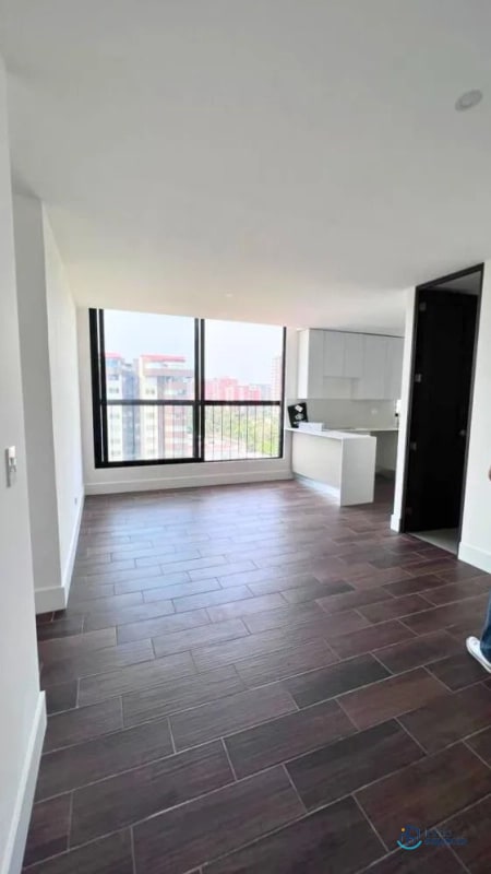 Apartamento en Alquiler – Edificio Roselló Zona 13 - 8