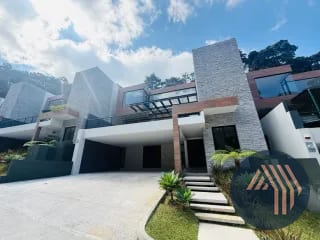 VENTA DE PRECIOSA CASA - ARAMA, SANTA CAT. PINULA — Casa en Venta en Santa Catarina Pinula, Guatemala, Ciudad — miniatura 1 de 16