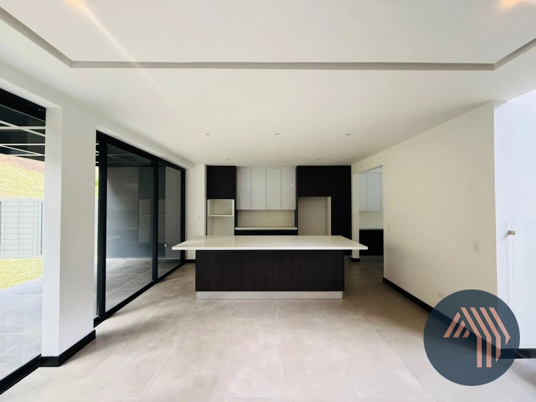 VENTA DE PRECIOSA CASA - ARAMA, SANTA CAT. PINULA - 5