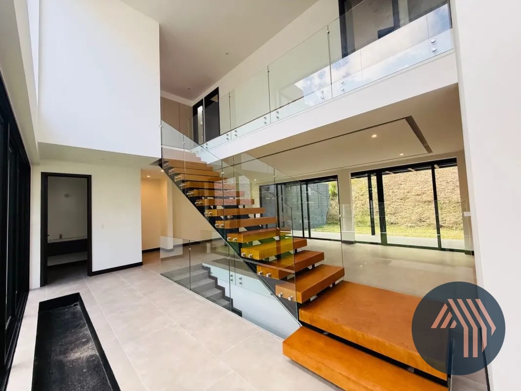 VENTA DE PRECIOSA CASA - ARAMA, SANTA CAT. PINULA — Casa en Venta en Santa Catarina Pinula, Guatemala, Ciudad — foto 9 de 16
