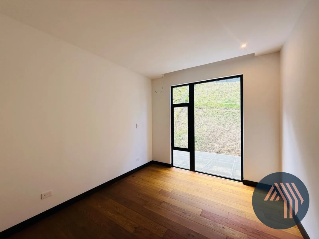 VENTA DE PRECIOSA CASA - ARAMA, SANTA CAT. PINULA - 12
