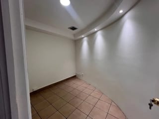 ALQUILER DE OFICINA LA RAMBLA ZONA 14 — Oficina en Alquiler en La Rambla, Zona 14, Guatemala, Ciudad — miniatura 9 de 10