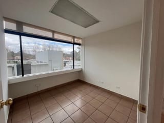 ALQUILER DE OFICINA LA RAMBLA ZONA 14 — Oficina en Alquiler en La Rambla, Zona 14, Guatemala, Ciudad — miniatura 5 de 10