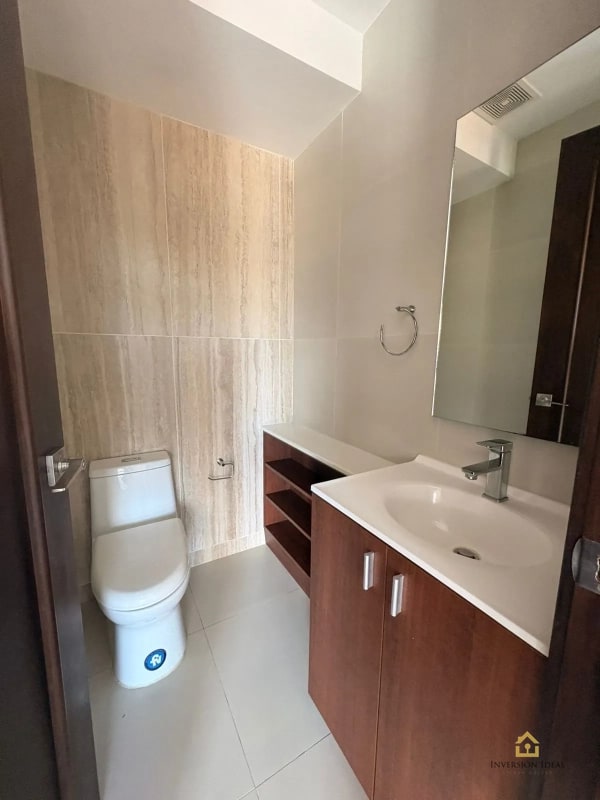 Apartamento en Renta - $1,225 | Edificio Taormina Z.15 | 1 Habitación + Bodega + Amenidades Top - 1