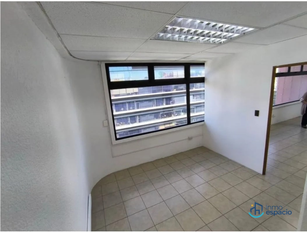 Oficina en Renta – Zona 10 | Frente a Oakland Mall y Design Center - 8