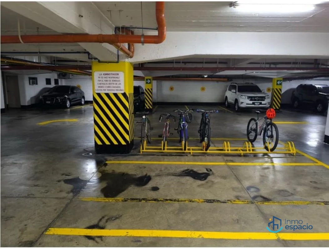 Oficina en Renta – Zona 10 | Frente a Oakland Mall y Design Center - 5