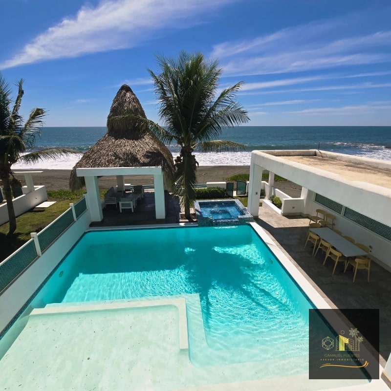 Casa De Playa en Venta Frente al mar en Monterrico - 12