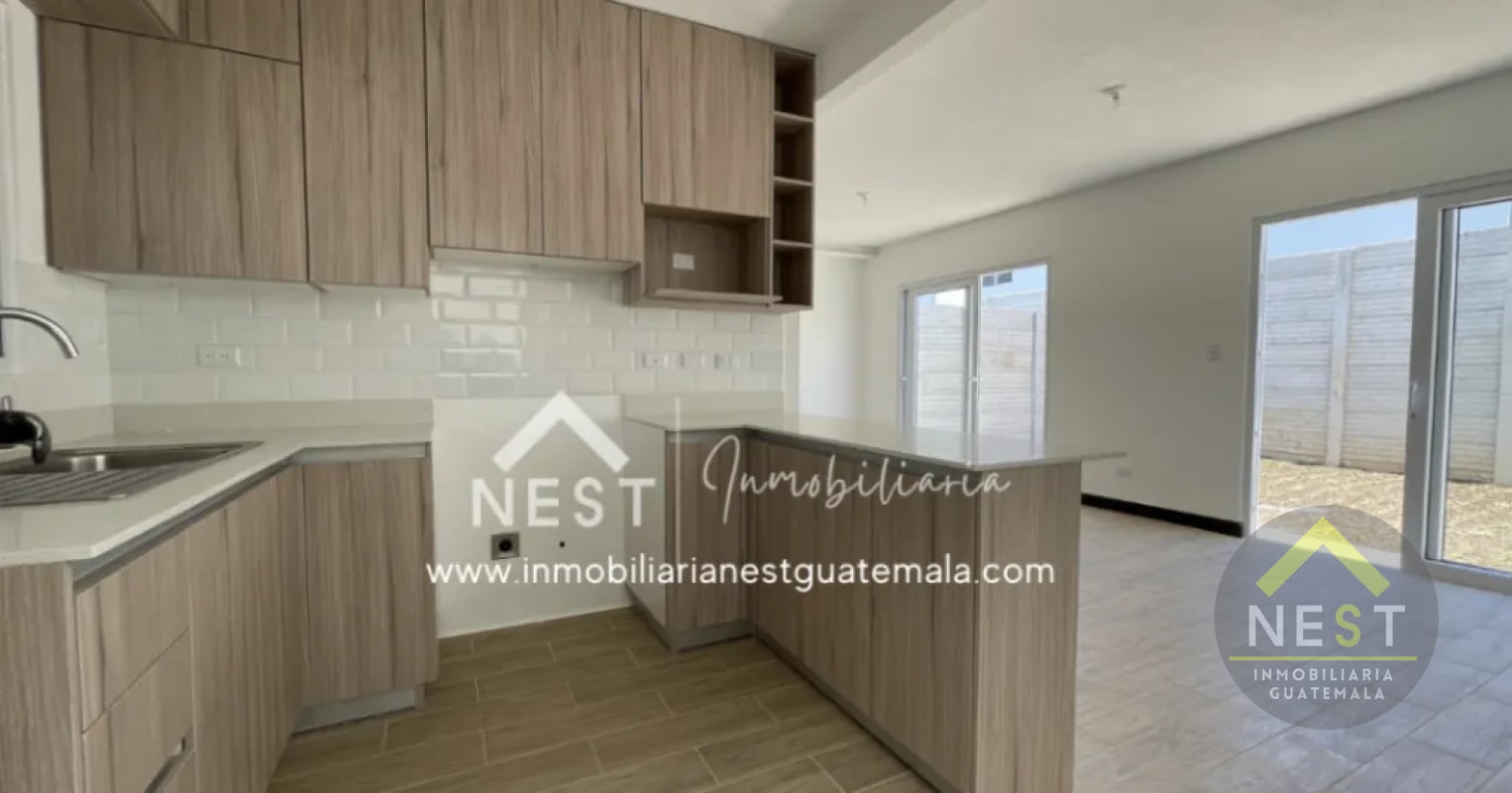 Casa nueva en renta con jardín | Bosques de Santa Elena - Km 26.5 CAES - 14