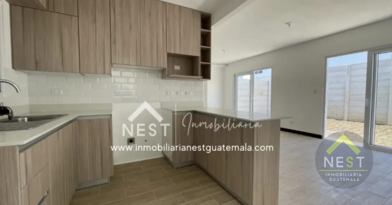 Casa nueva en renta con jardín | Bosques de Santa Elena - Km 26.5 CAES — Casa en Alquiler en Santa Elena Barillas, Guatemala, Ciudad — foto 2 de 17